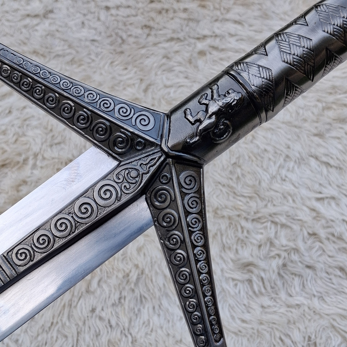 Claymore Sword Replica – Scottish Highland Greatsword | Medieval Two-Handed Display Collectible