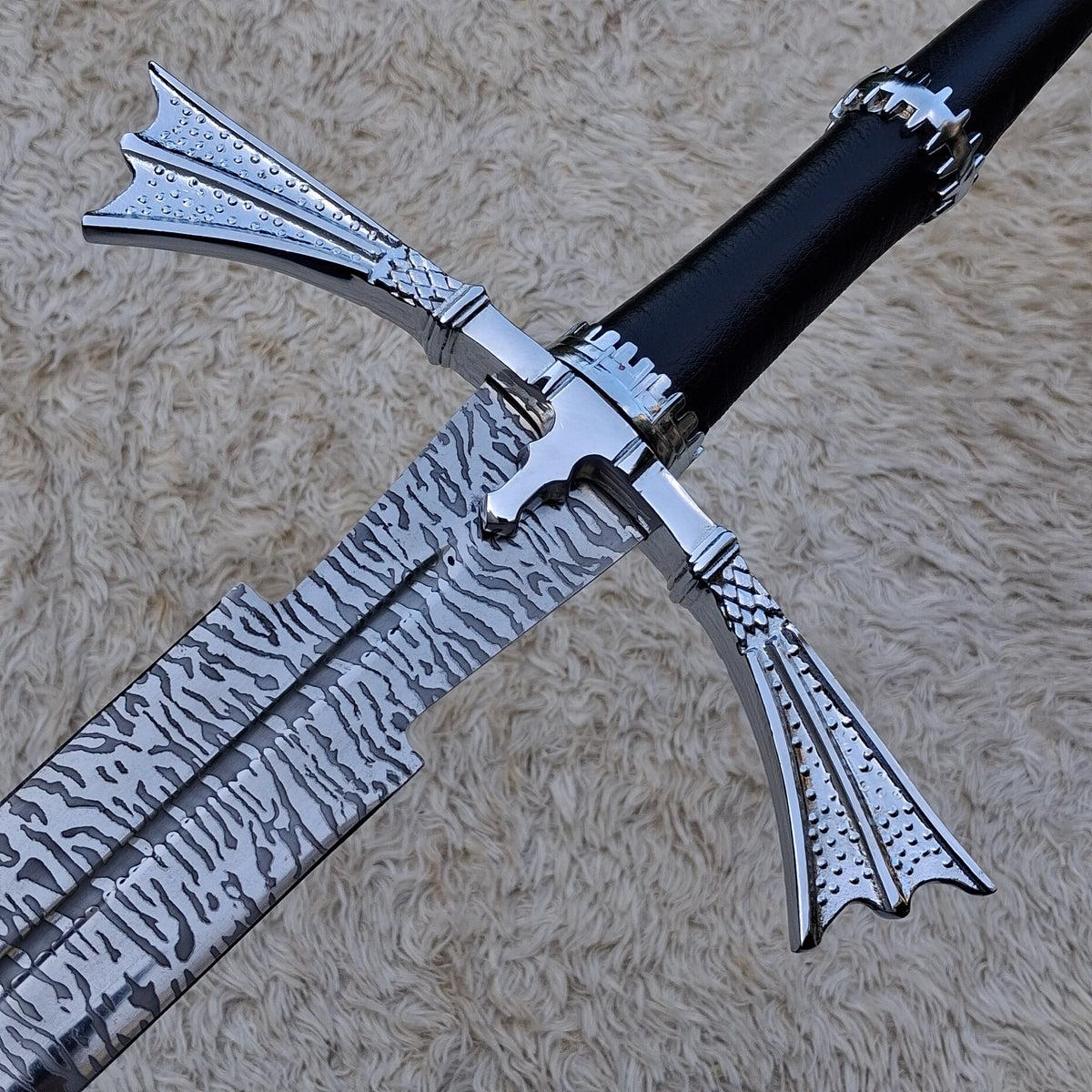 Daemon Targaryen Dark Sister Sword Replica – Premium Fantasy Display Collectible