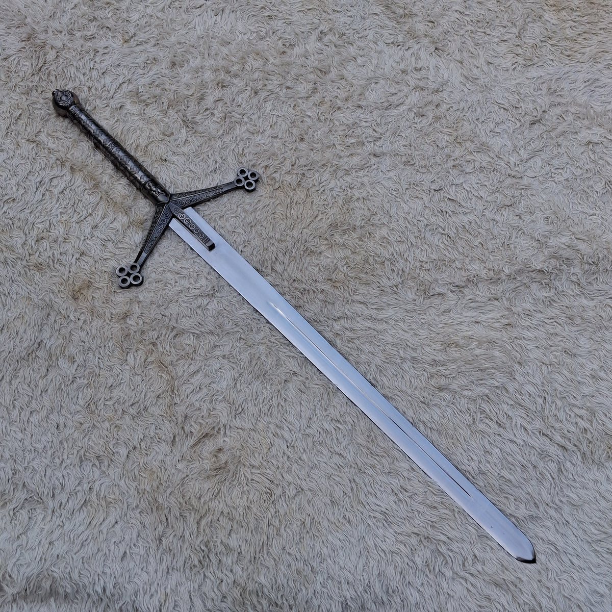 Claymore Sword Replica – Scottish Highland Greatsword | Medieval Two-Handed Display Collectible