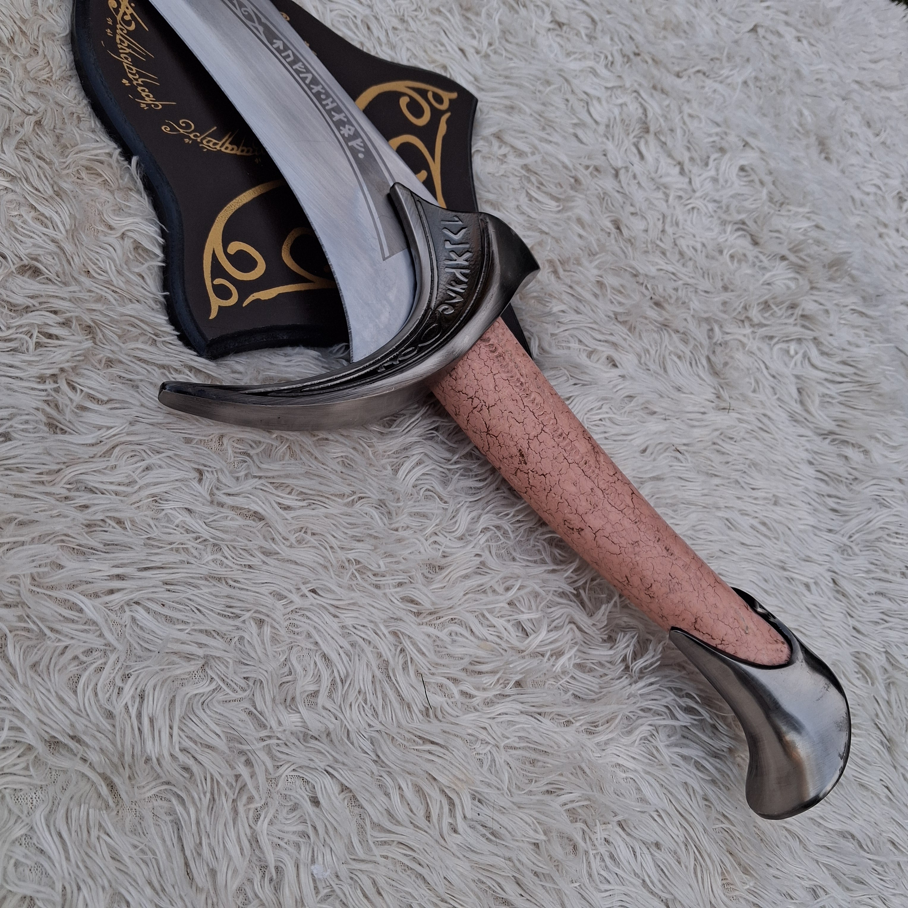 Orcrist Sword of Thorin Oakenshield Replica – High Carbon Steel Fantasy Collectible with Display Plaque